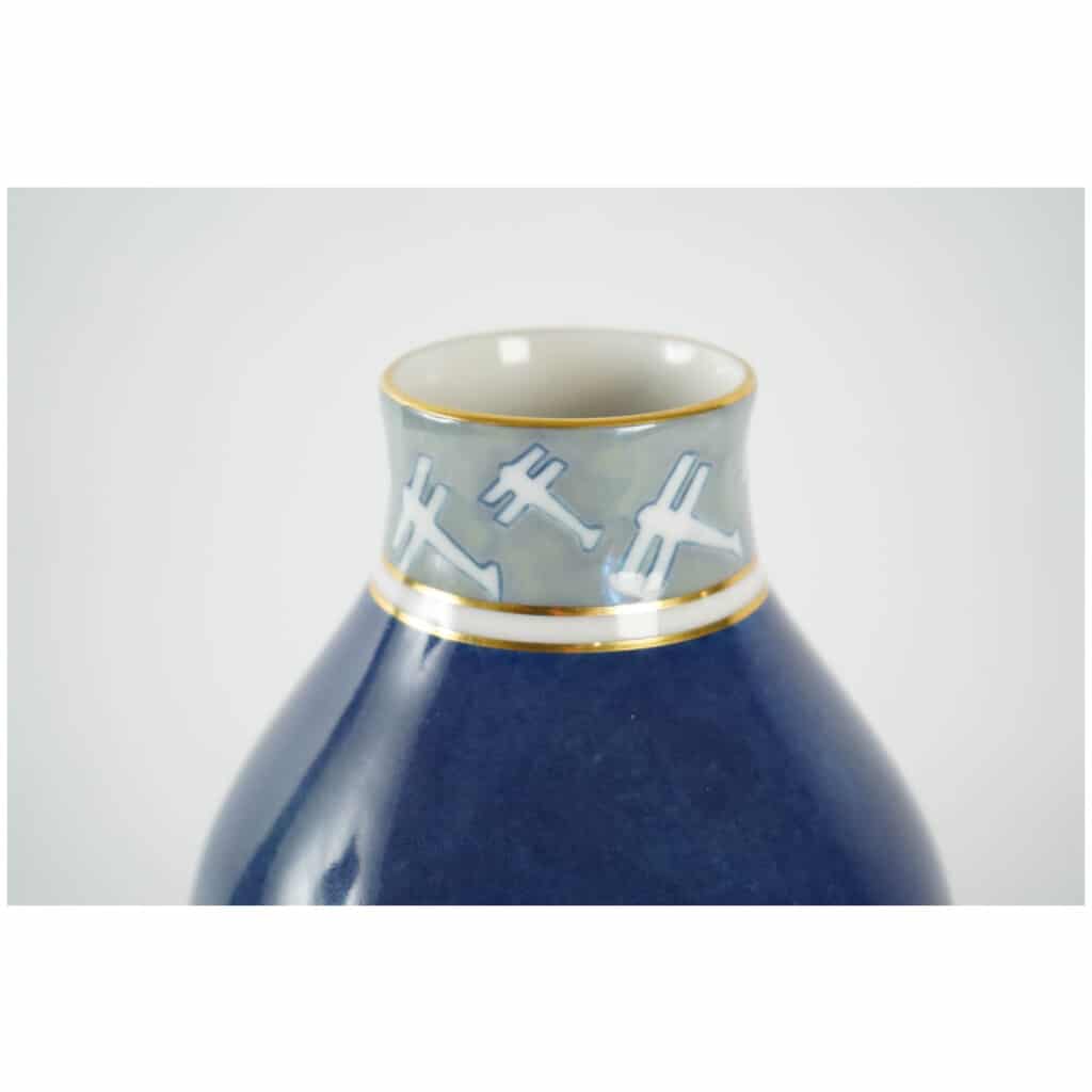 Vase en porcelaine de Sèvres 5