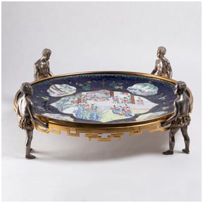 Dish in Canton polychrome enamel adorned with a gilt and silvered bronze mount, XIXe 3