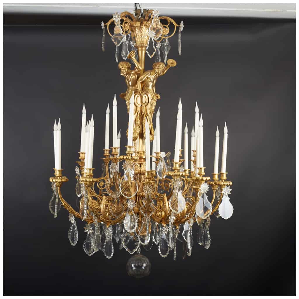 Lustre aux musiciens en bronze doré et cristal, XIXe 3