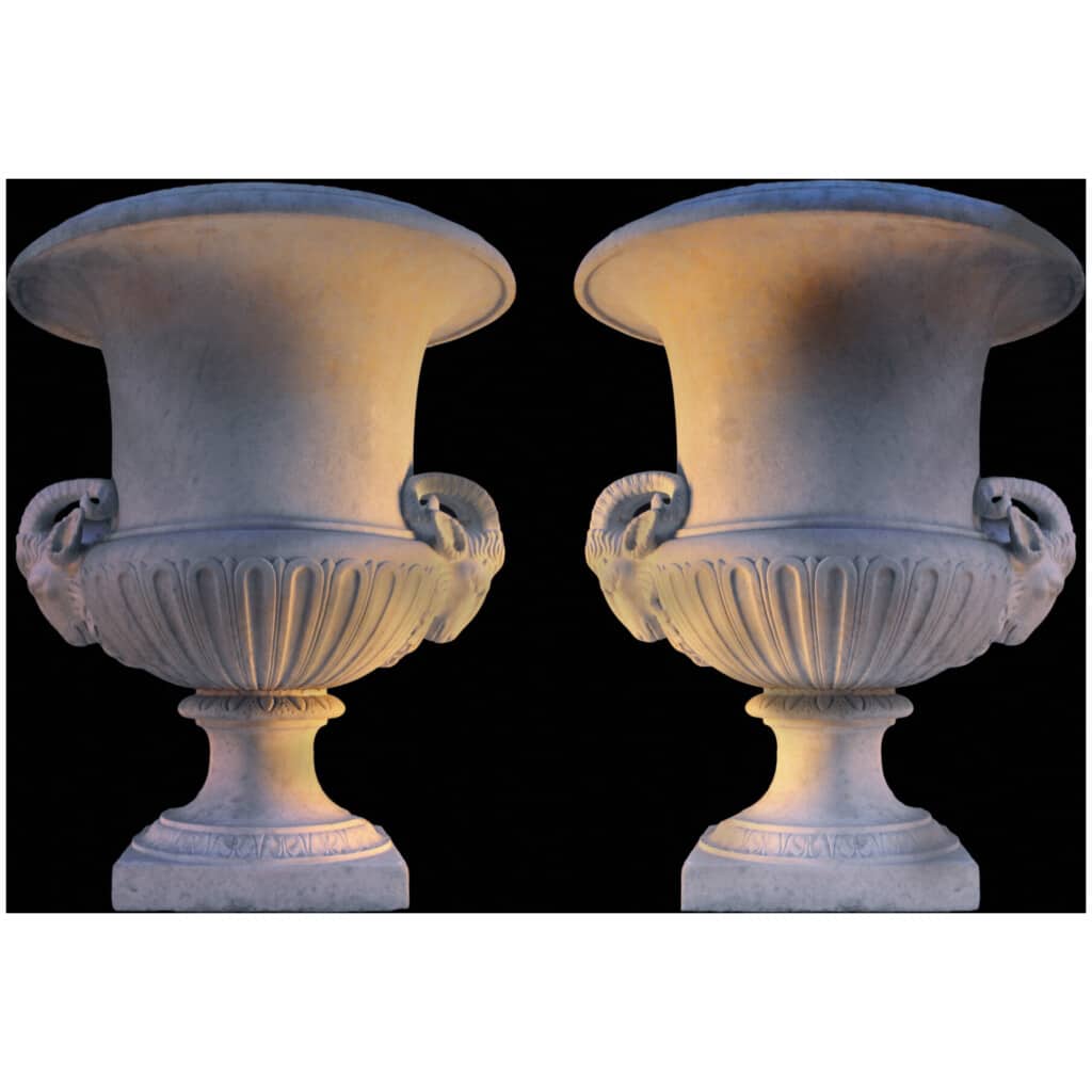 Paire de vases à tête de bélier en marbre de carrare, XIXe 4