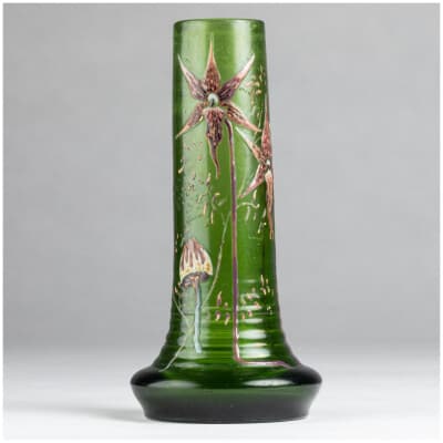 Emile Gallé (1846-1904), vase fuselé en verre à décors d’orchidées et de champignons, XIXe