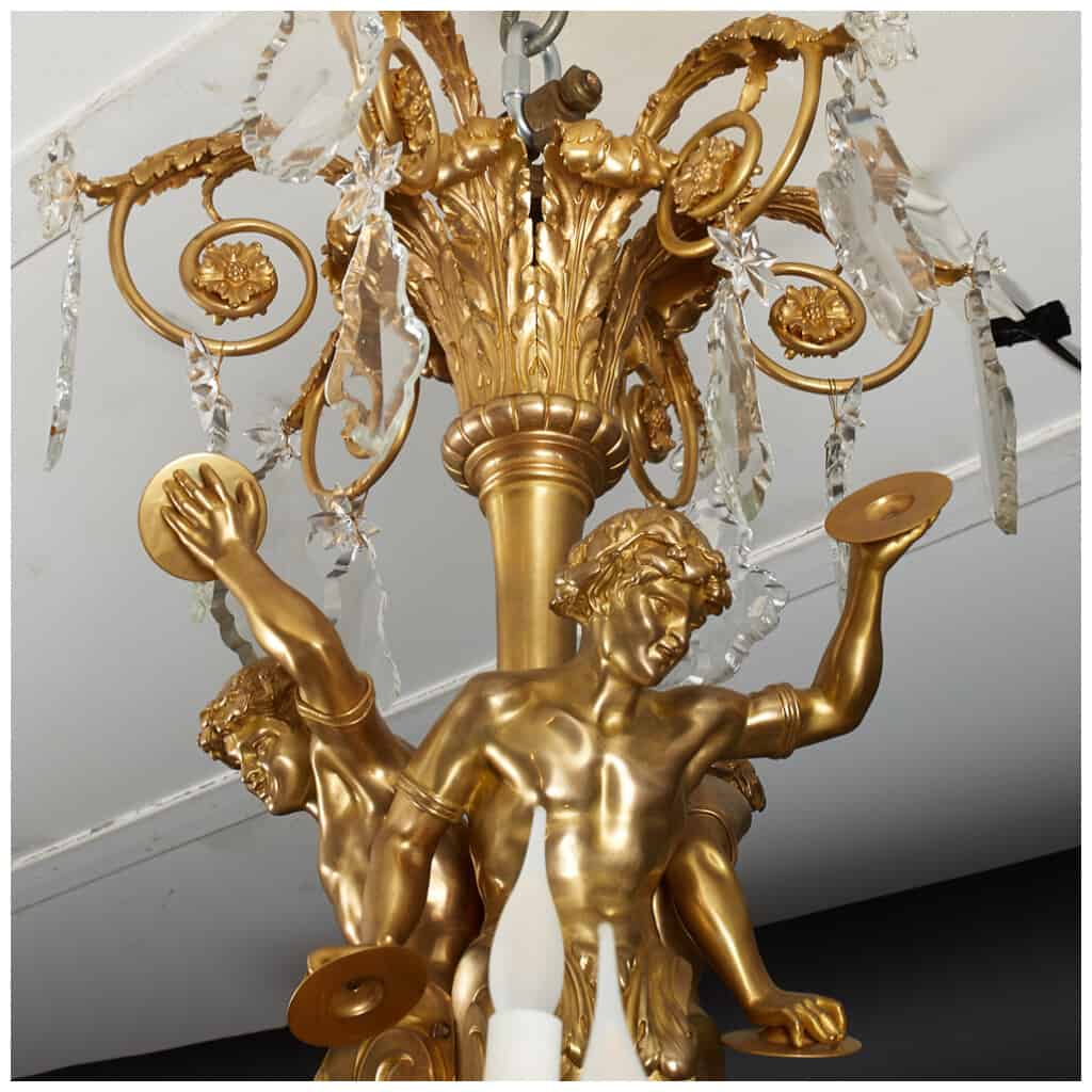 Lustre aux musiciens en bronze doré et cristal, XIXe 4