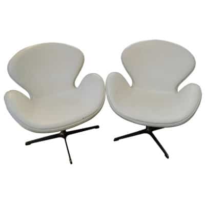 Arne Jacobsen, Pair of "Swan" Armchairs, White Leather, XXth 3