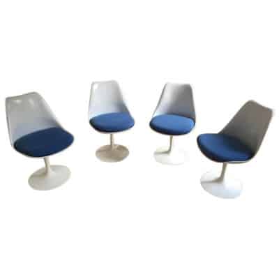 Eero Saarinen & Knoll, 4 Blue Swivel Tulip Chairs
