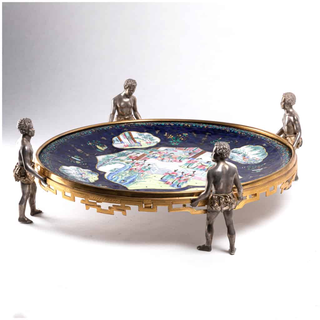 Dish in Canton polychrome enamel adorned with a gilt and silvered bronze mount, XIXe 5