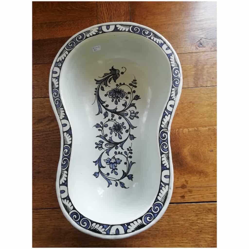 Earthenware XVIIIth century Rouen, in perfect condition 3