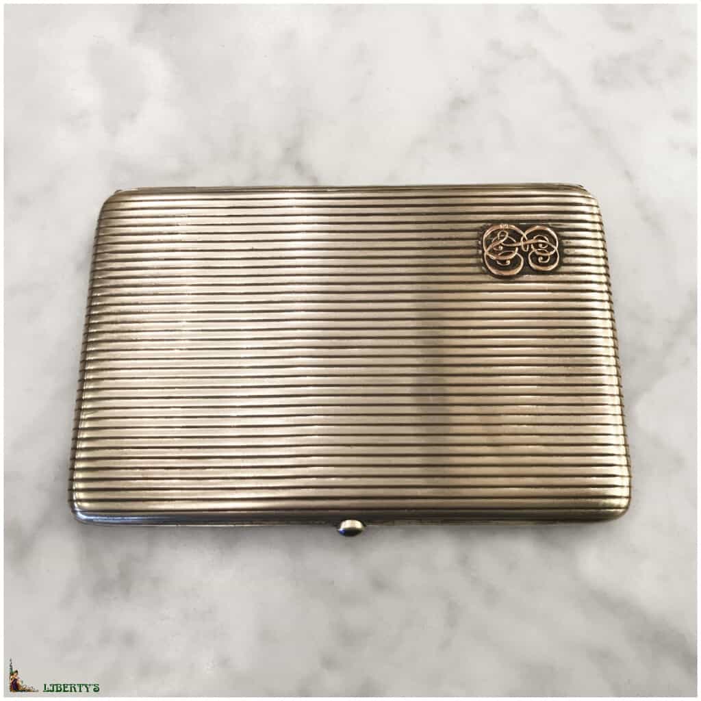 Silver cigarette holder with gold monogram with sapphire clasp, width. 12.5 cm (Deb. 3th) XNUMX