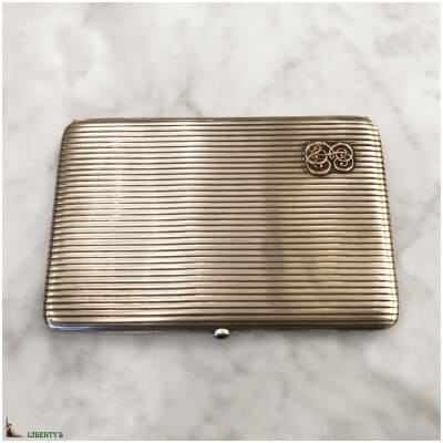 Porte-cigarettes argent monogrammé or avec fermoir saphir, larg. 12.5 cm (Deb. XXe)