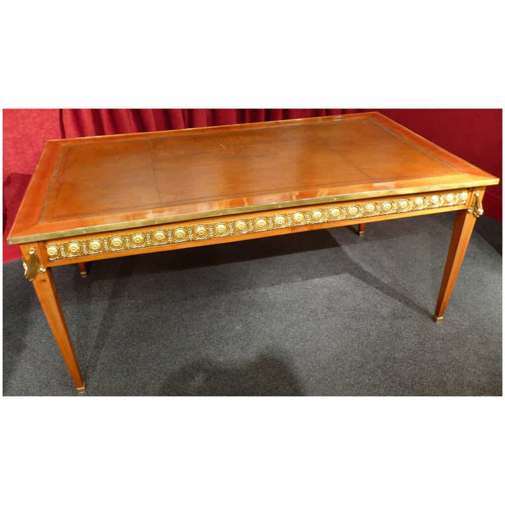 Bureau Plat Ancien d’Epoque Louis XVI en Acajou Blond Trois Tiroirs 18ème Siècle 4