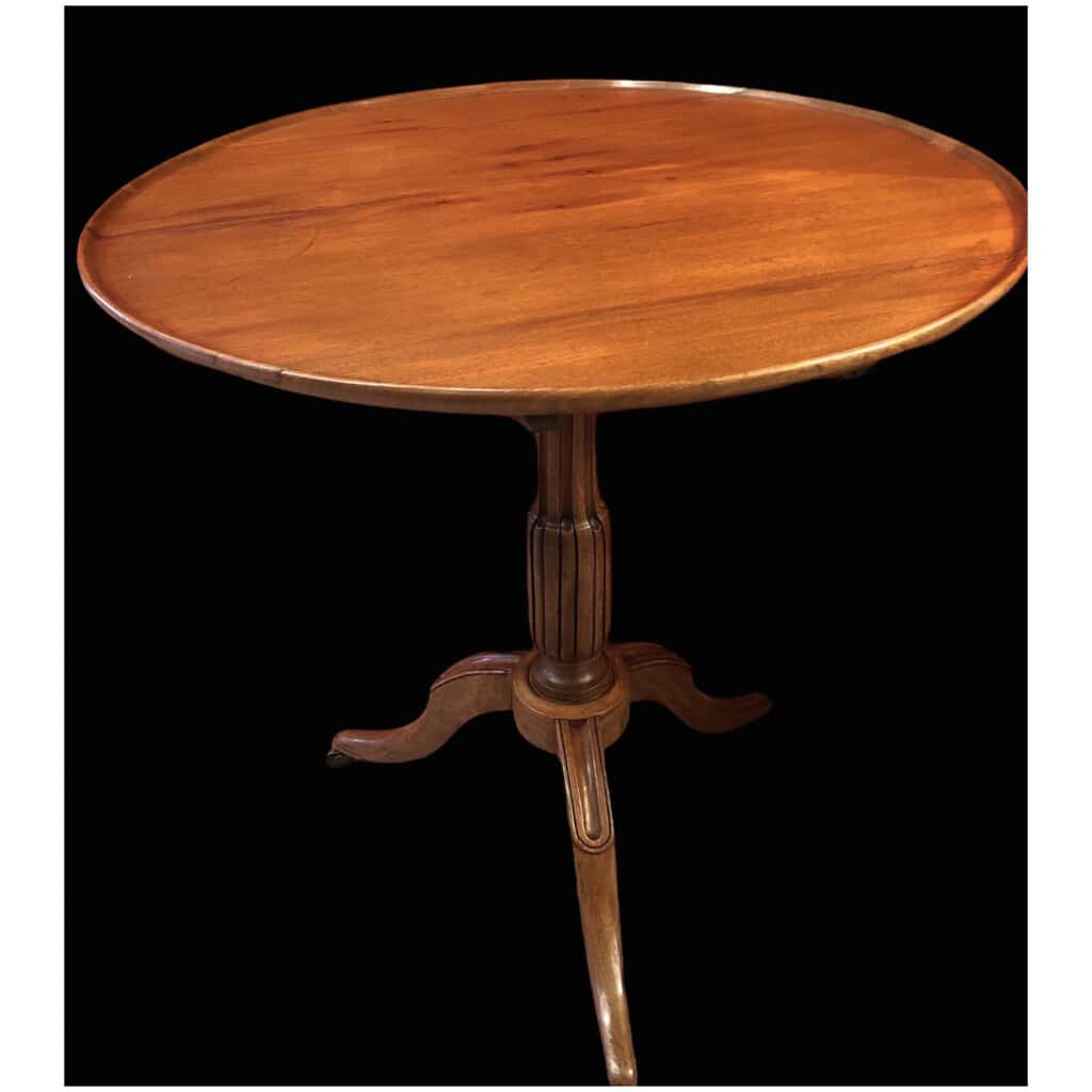 Mahogany pedestal table from the Louis period XVI 8