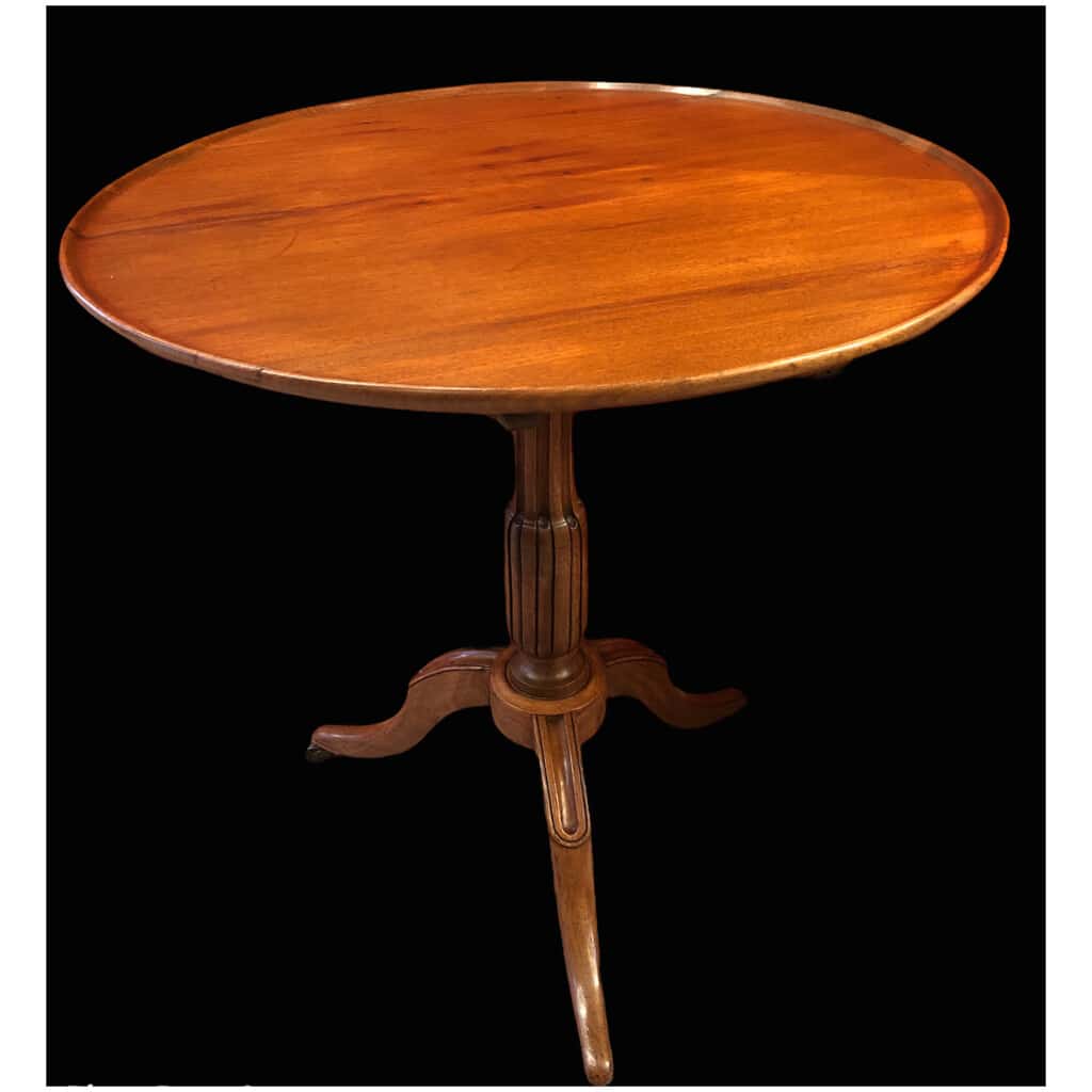 Mahogany pedestal table from the Louis period XVI 3
