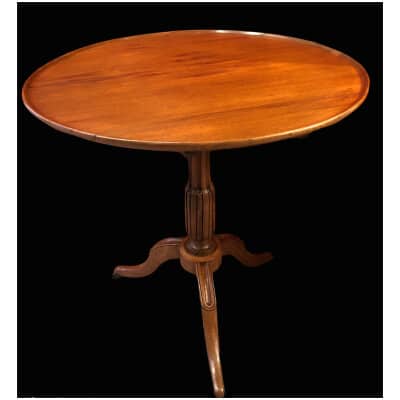 Mahogany pedestal table from the Louis period XVI