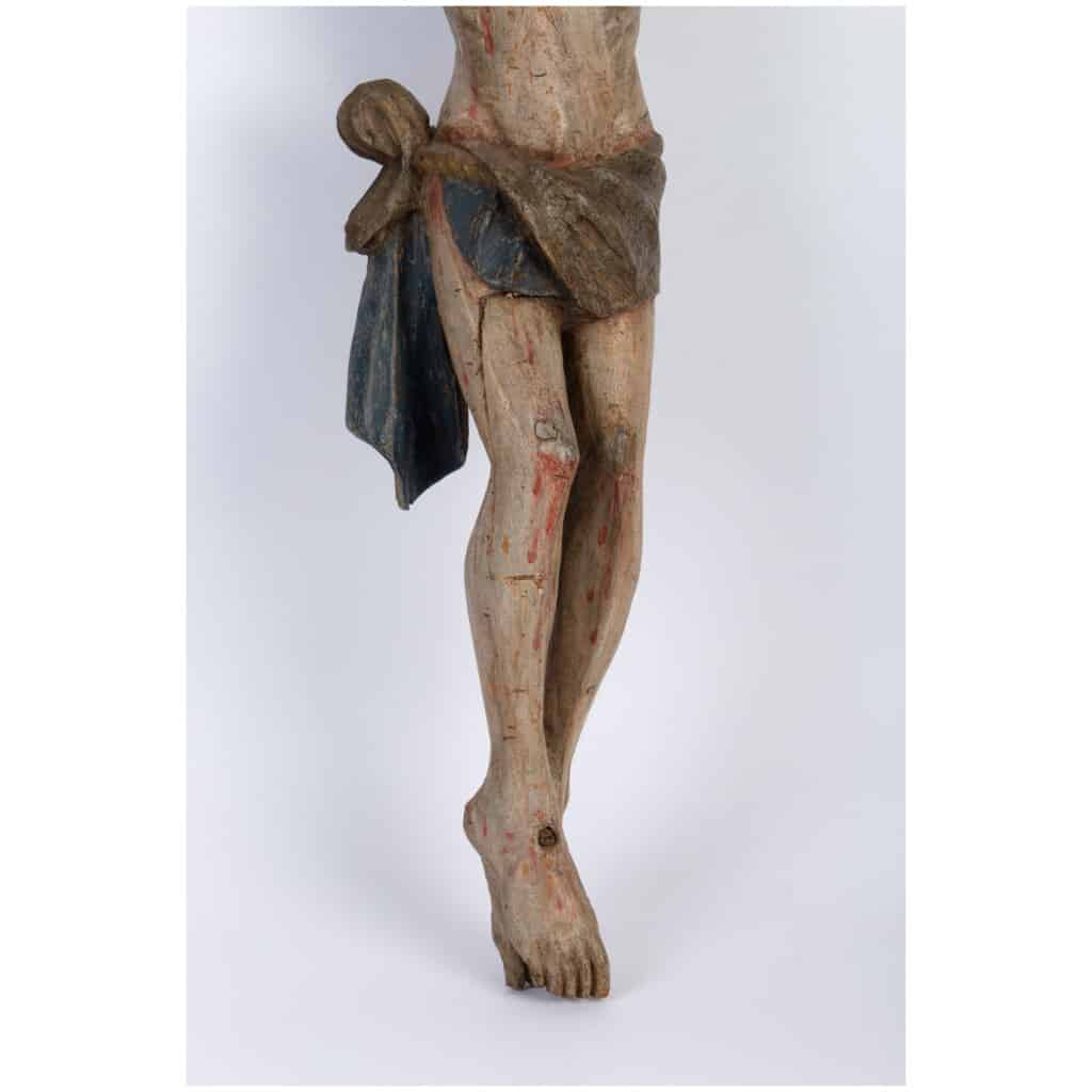 Christ en bois polychrome. 9