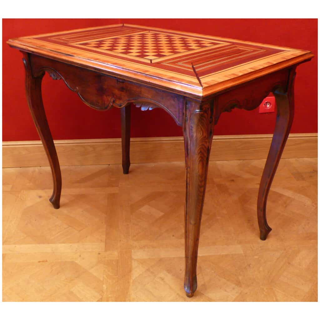 Games table XVIII th century Louis XV style walnut Grenoble work 6