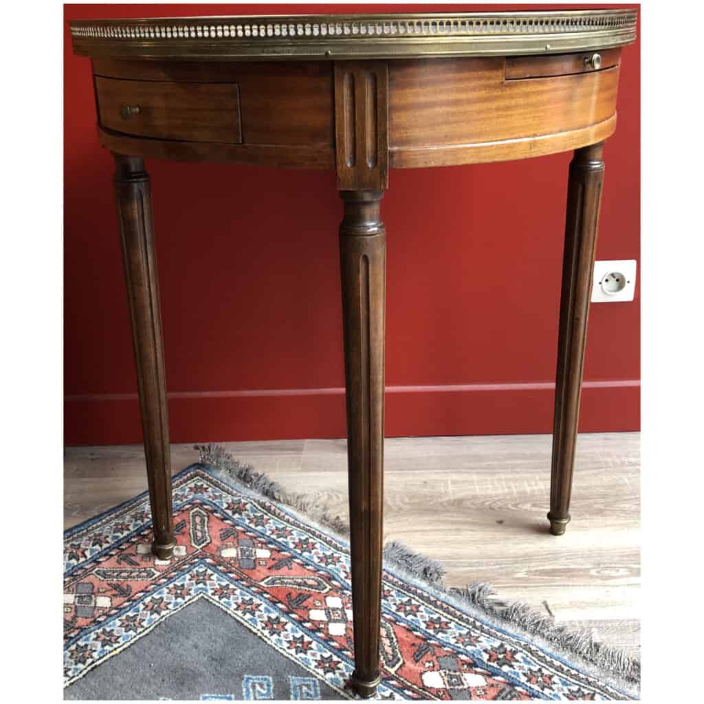 Hot water bottle table in mahogany late 18th / early 19th 4