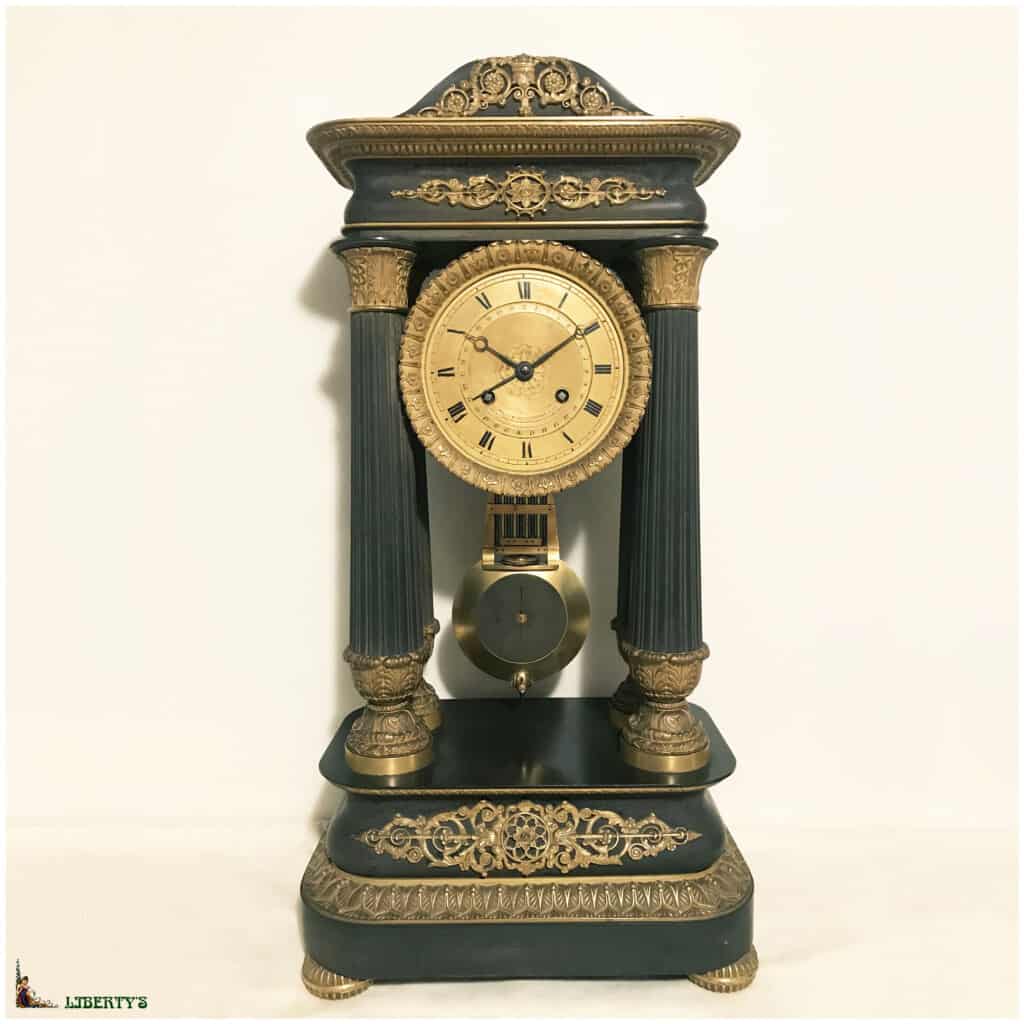 Portico regulator in bronze gilded with mercury and patinated, compensated balance, movement with date, signed Monroux rue St Honoré Paris, top. 63 cm, Fine XIXand 3