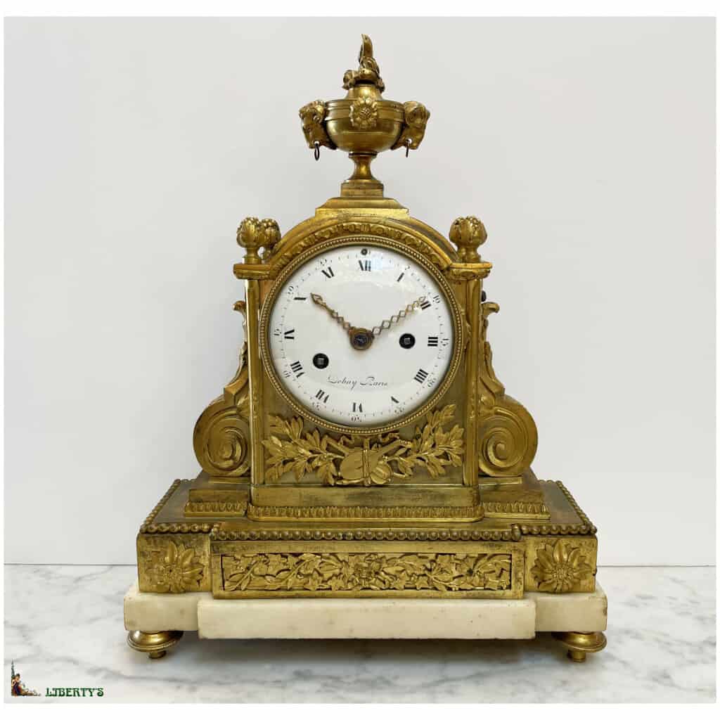Pendule Louis XVI bronze doré au mercure et marbre blanc signée Debay Paris, mouvement avec suspension à fil de soie, aiguilles ajourées, haut. 36.5 cm (Fin XVIIIe) 3
