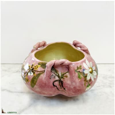 Three-lobed slip planter with flowers, larg. 16 cm, Fine. XIXe