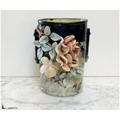Slip vase with flowers by Edouard Gilles, top. 21.5cm (End XIXe)