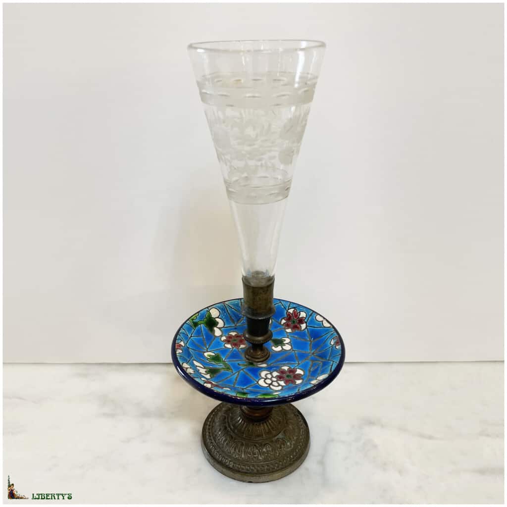 Vase cornet Emaux de Vieillard Bordeaux avec monture bronze et coupe en cristal, haut. 21 cm (Fin XIXe) 3