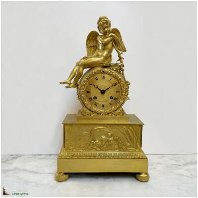 Pendule avec ange en bronze doré au mercure signée Cotiame à Paris, haut. 36 cm (Deb. XIXe)