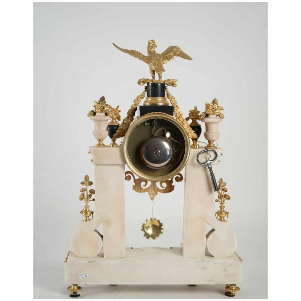 Portico clock from the Louis period XVI (1774 – 1793). 12