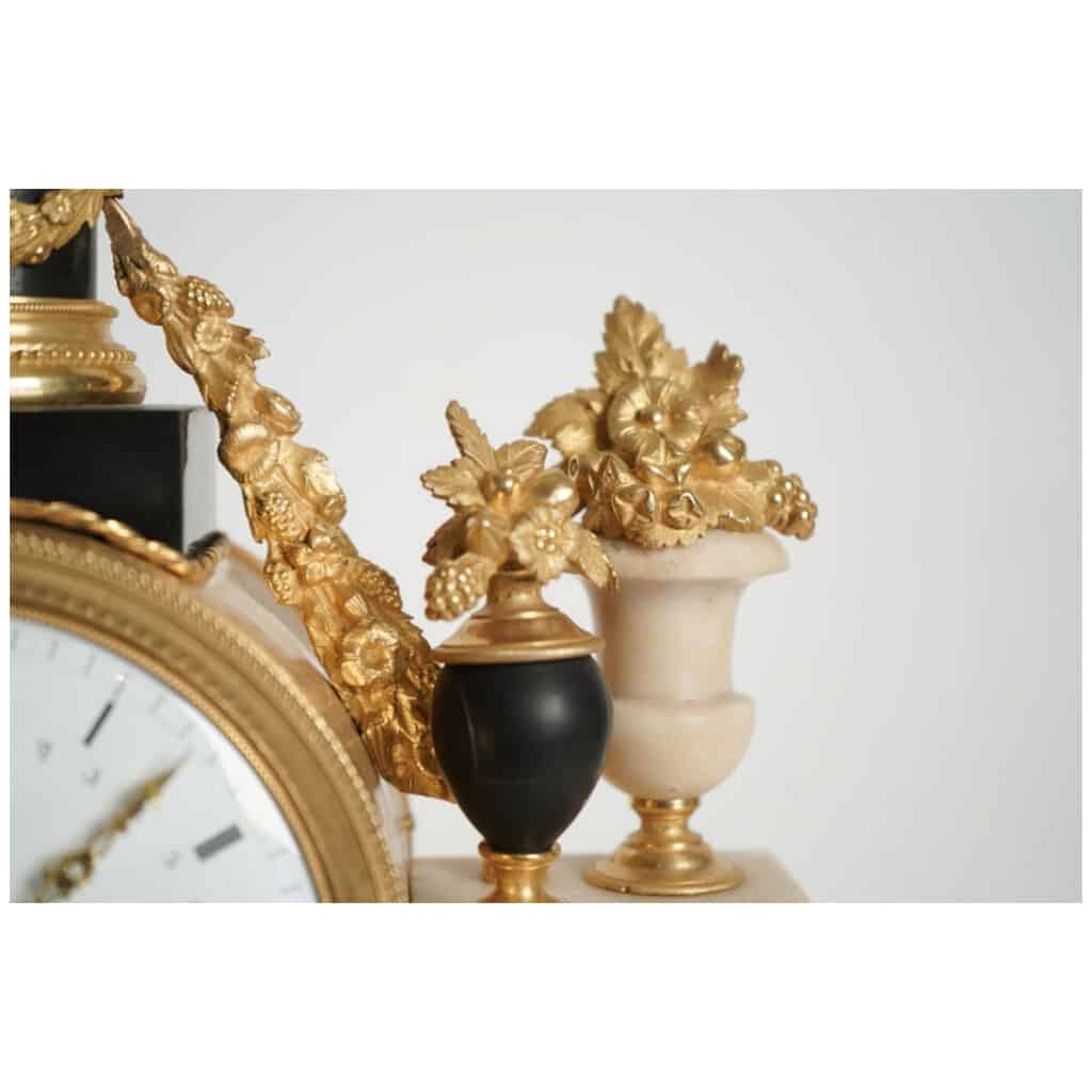 Portico clock from the Louis period XVI (1774 – 1793). 6