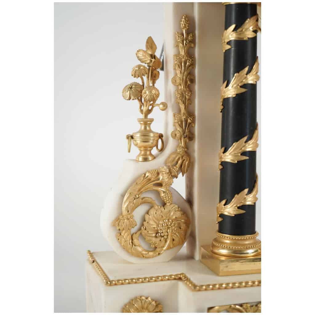 Portico clock from the Louis period XVI (1774 – 1793). 8