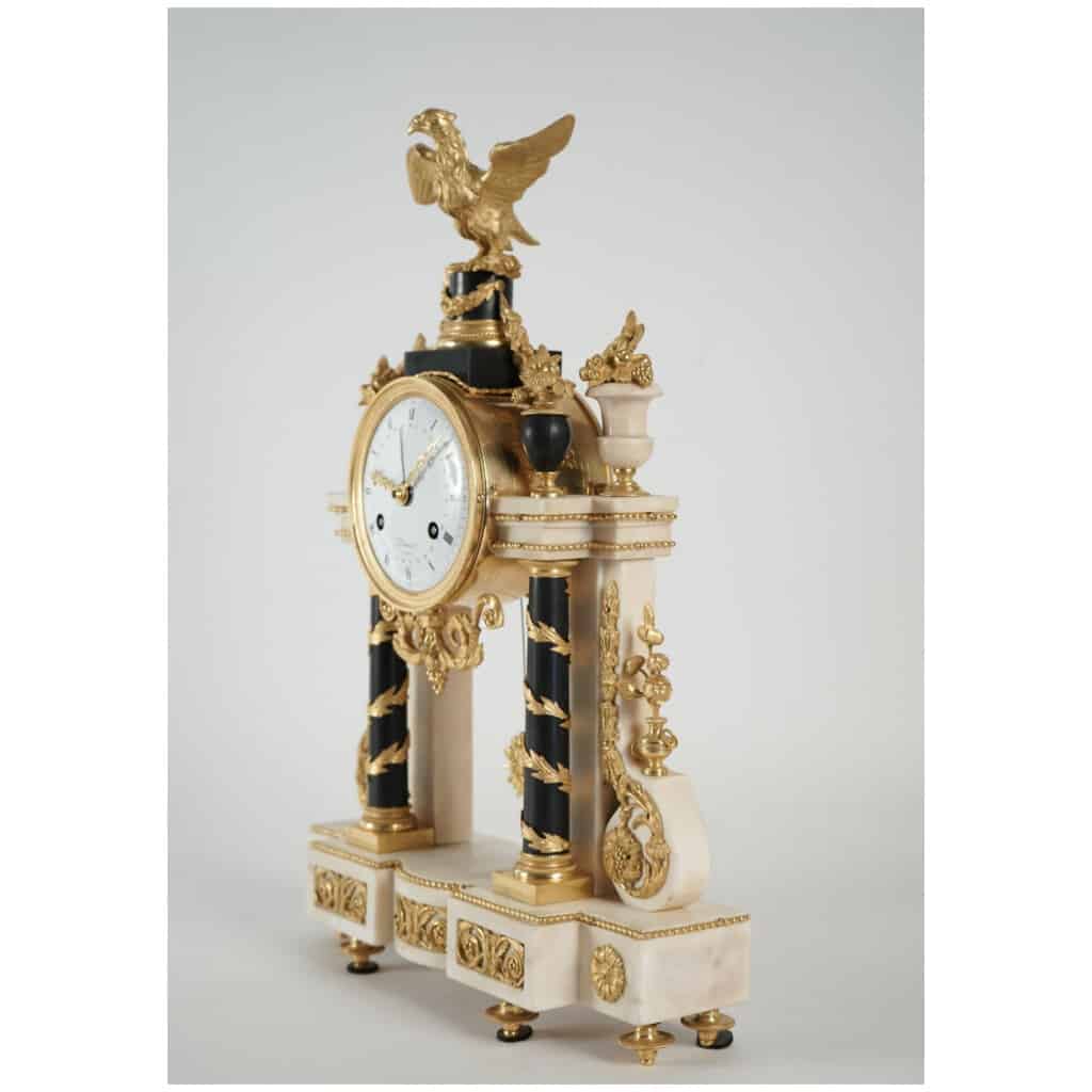 Portico clock from the Louis period XVI (1774 – 1793). 11