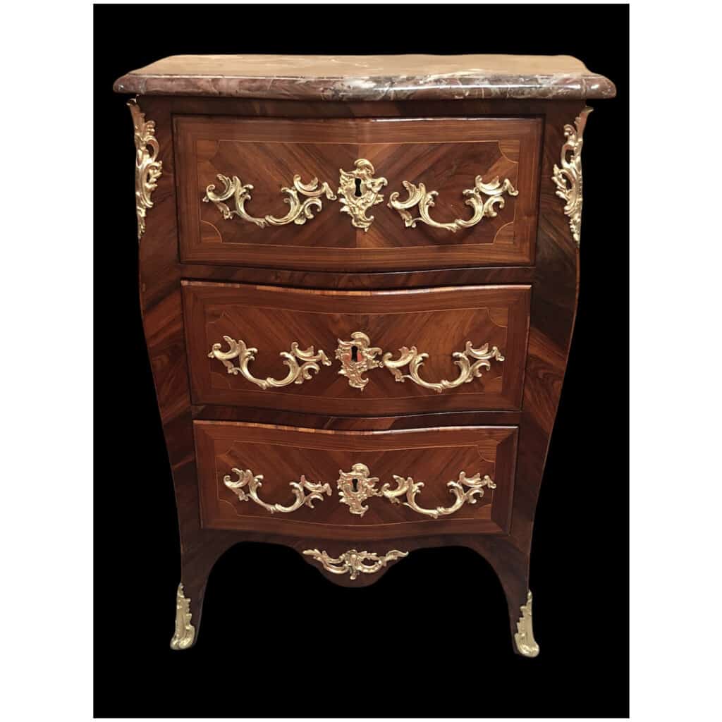 Small curved three-sided Parisian chest of drawers, Louis XV period Antoine Gosselin 7