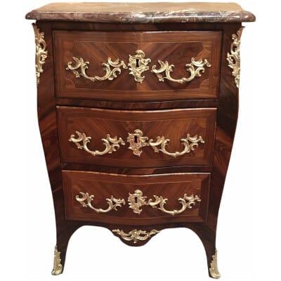 Small curved three-sided Parisian chest of drawers, Louis XV period Antoine Gosselin