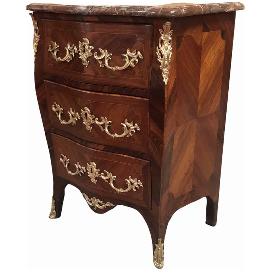 Small curved three-sided Parisian chest of drawers, Louis XV period Antoine Gosselin 5