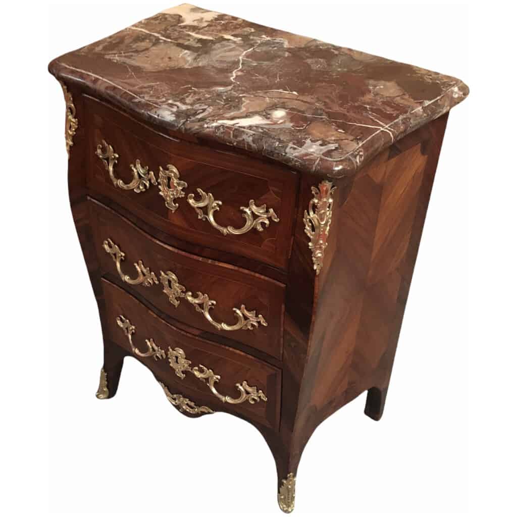 Small curved three-sided Parisian chest of drawers, Louis XV period Antoine Gosselin 12
