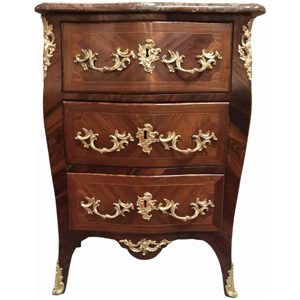 Small curved three-sided Parisian chest of drawers, Louis XV period Antoine Gosselin 11
