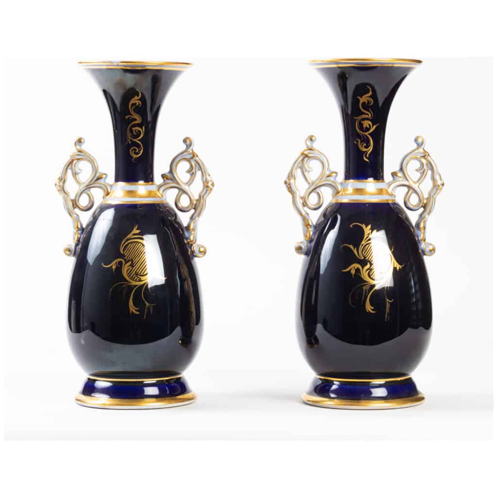 Pair of blue Sèvres Bayeux vases XIXth 4