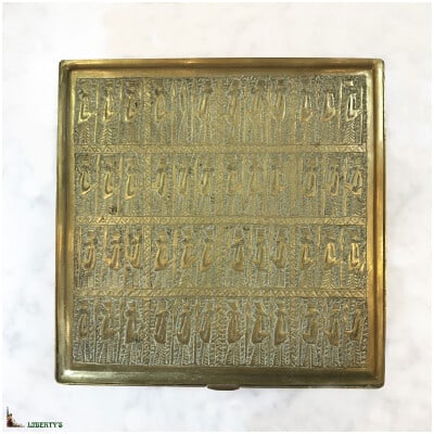 Embossed brass box, 14.5 cm x 14.5 cm, (End XIXe)