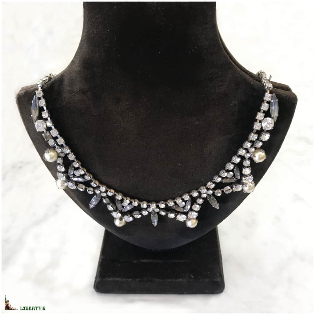Silver necklace with rhinestones and pearls, long. 46 cm, (1950-1960) 3