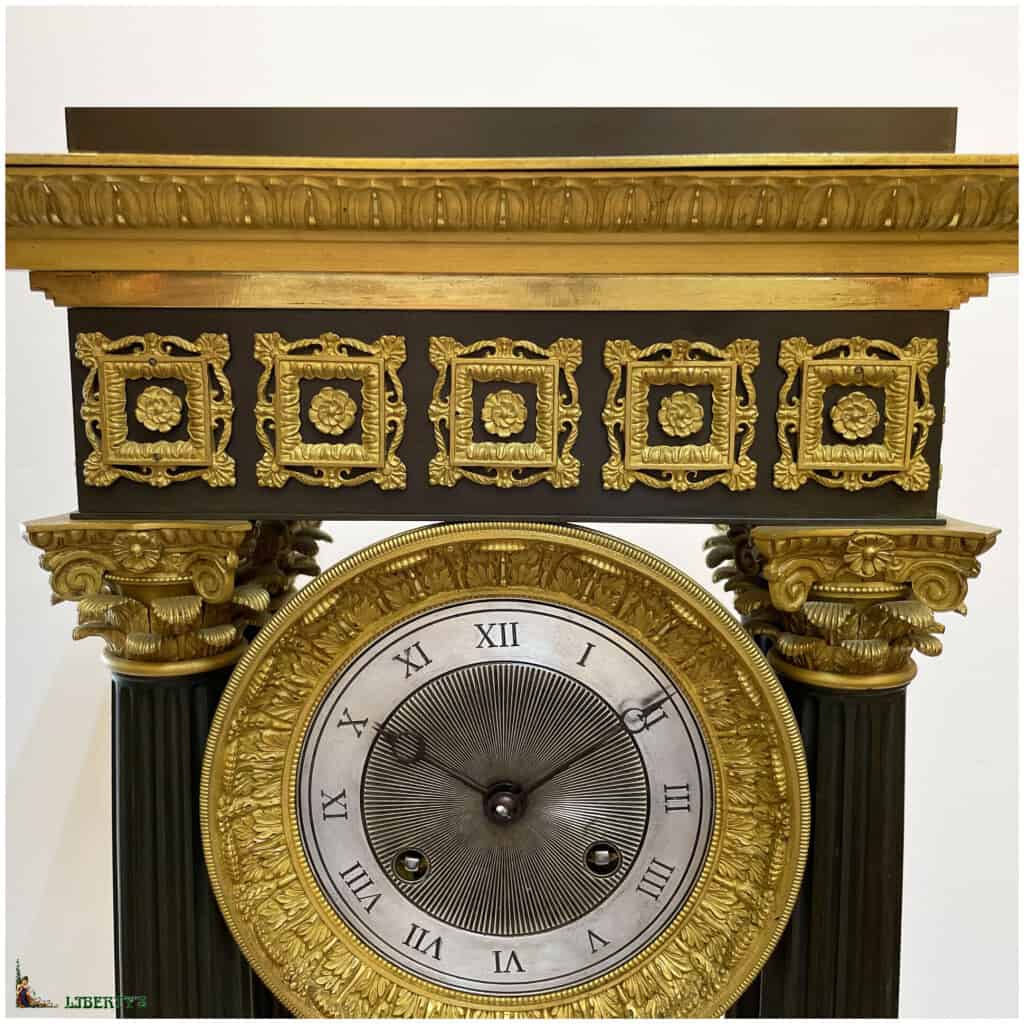 Gantry regulator in gilt bronze with mercury and patina, compensated balance, high. 52.5 cm, (1840-1850) 4
