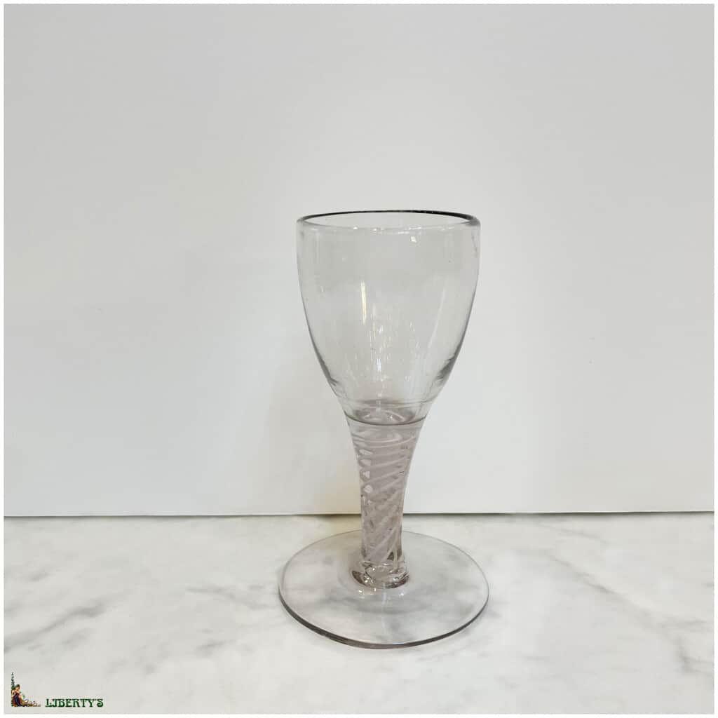 Verre à pied en cristal avec torsades blanches filigranées, haut. 12 cm, Fin XIXe 3