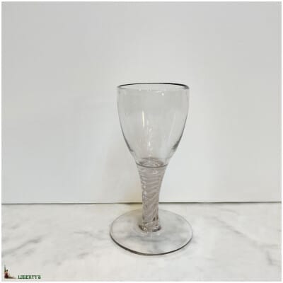 Verre à pied en cristal avec torsades blanches filigranées, haut. 12 cm, Fin XIXe