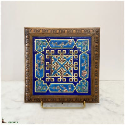 Trivet with Emaux de Longwy music box, 29 cm x 29 cm, (Fin XIXe)