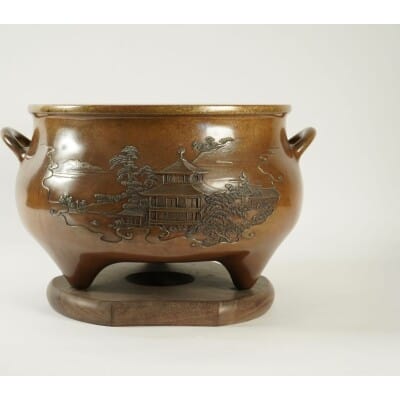 Important Japanese Hibachi (brazier) in bronze by Kanaya Saburo