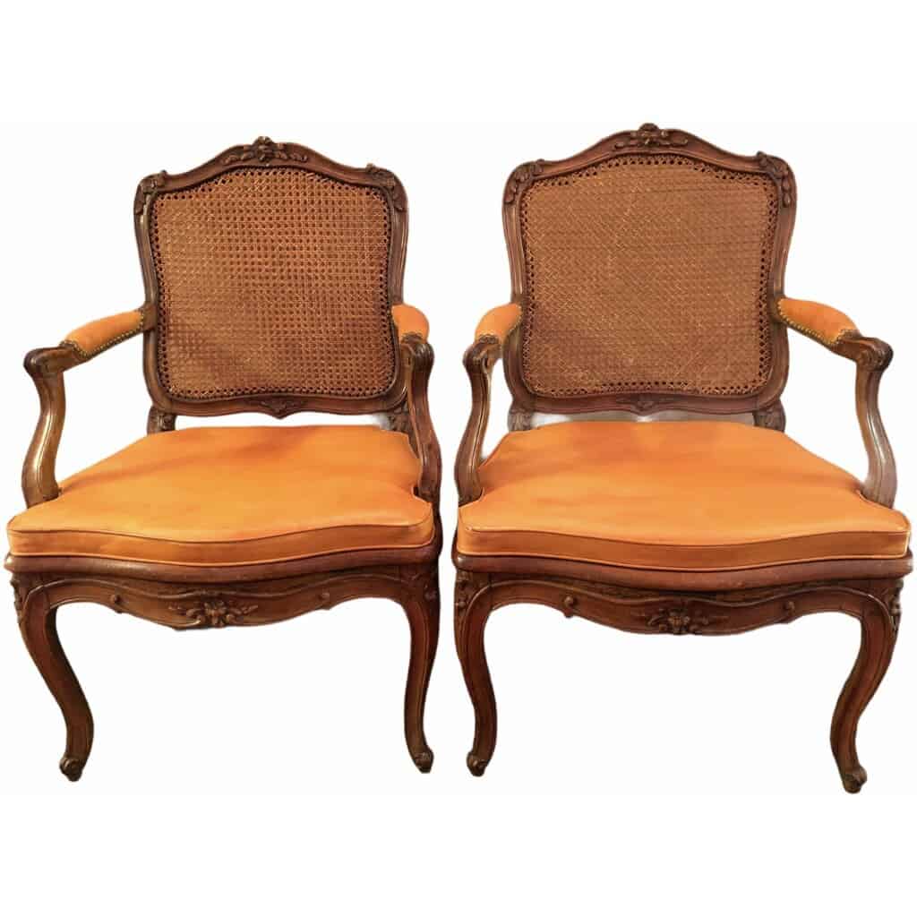 Paire de fauteuils d’époque Régence en bois naturel estampillés Jean Avisse 4