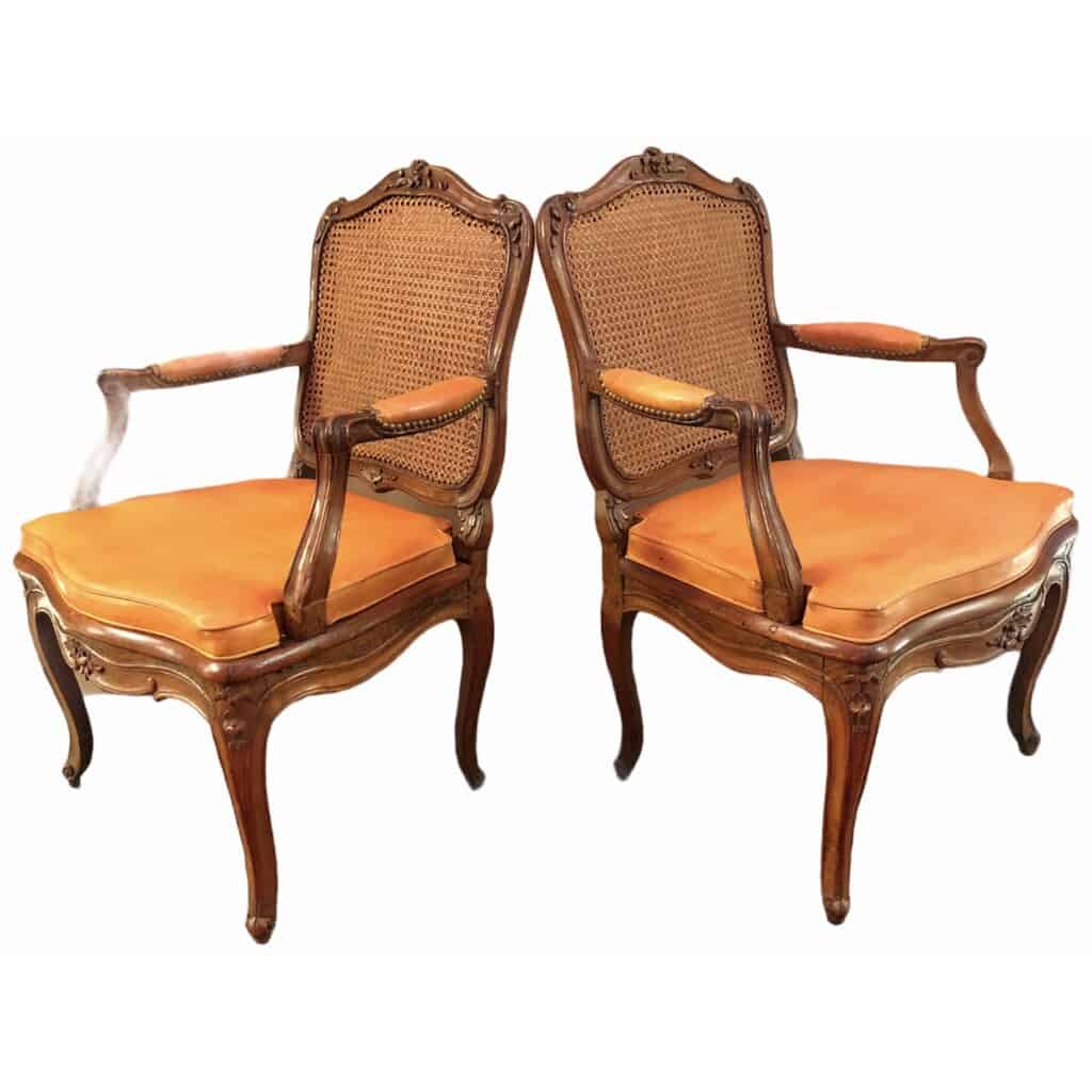 Paire de fauteuils d’époque Régence en bois naturel estampillés Jean Avisse 3