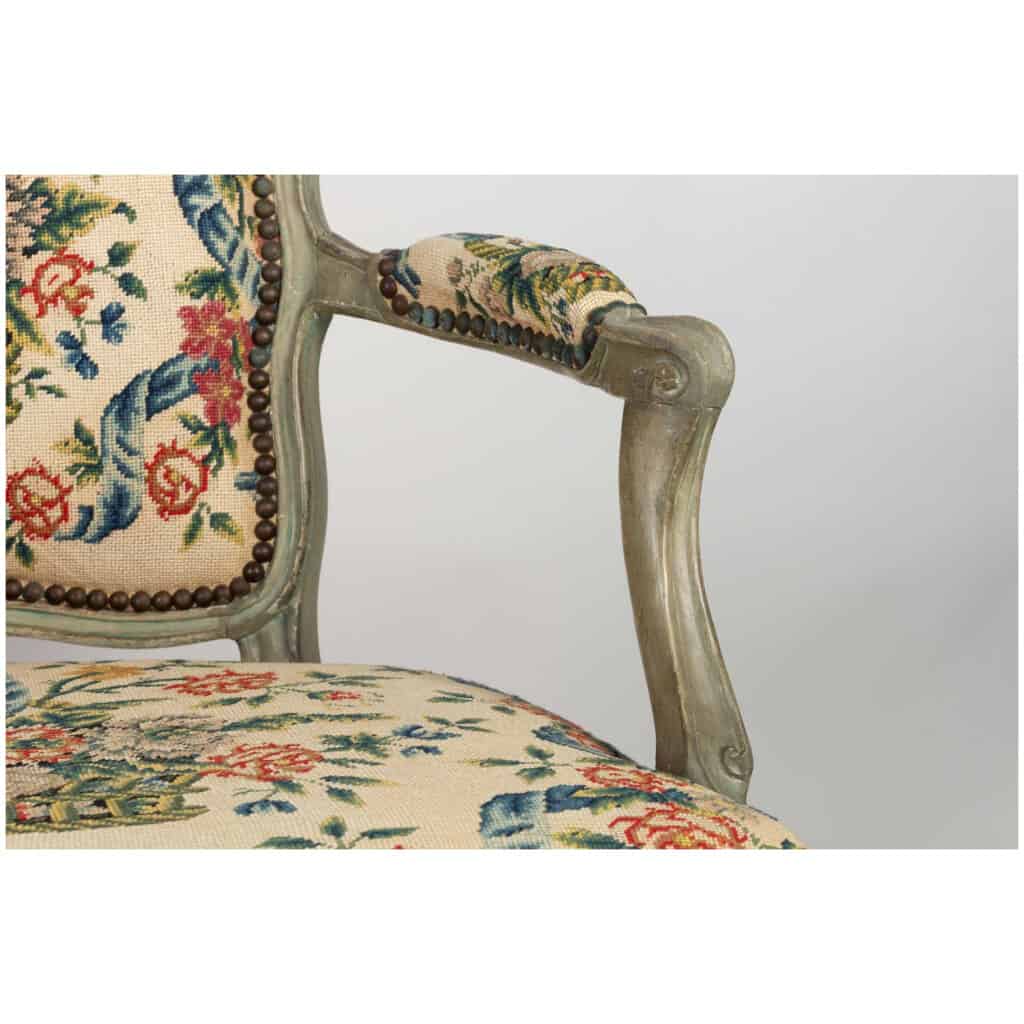Paire de fauteuils cabriolets d’époque Louis XV (1724 – 1774). 9