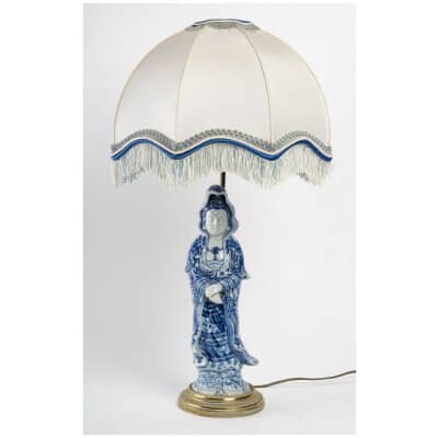 Chinese porcelain lamp.