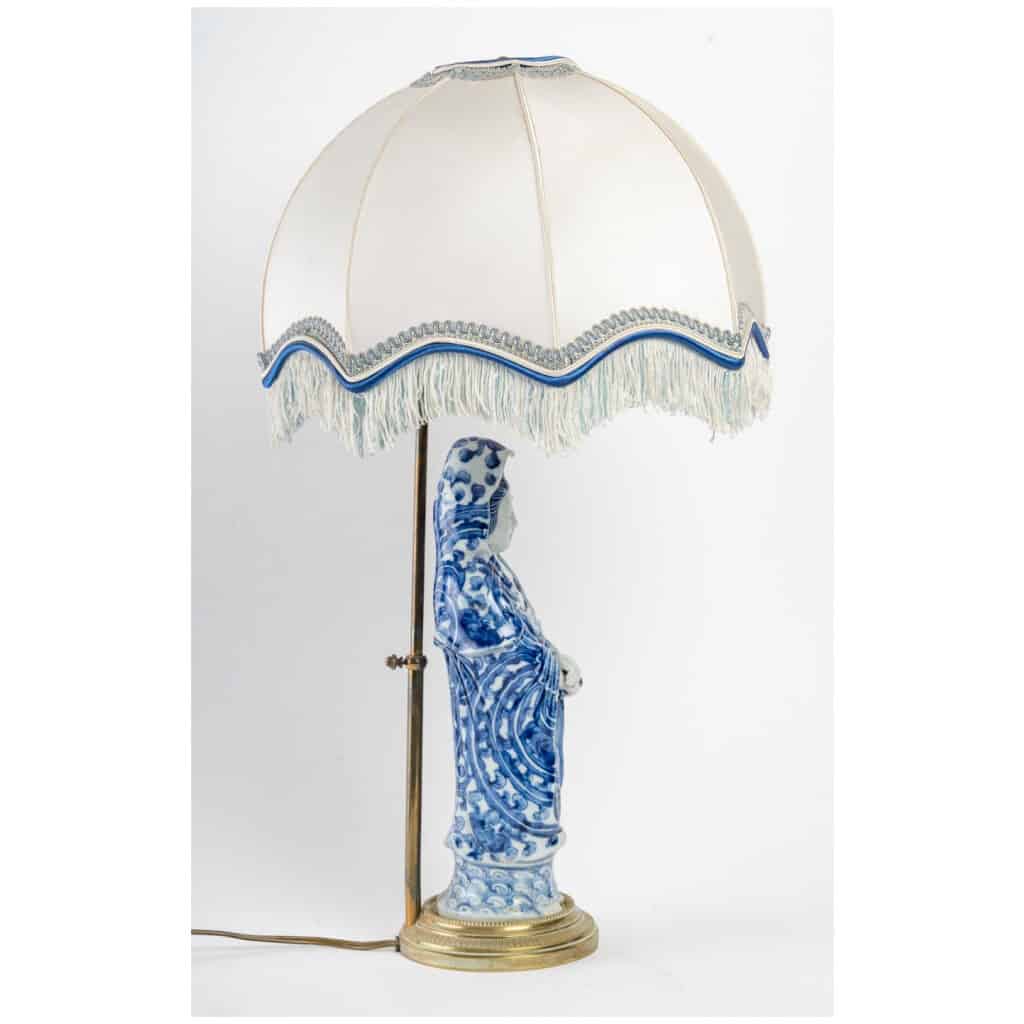 Chinese porcelain lamp. 6