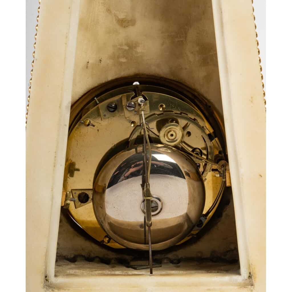 Pendule obélisque d’époque Louis XVI (1774 – 1793). 11