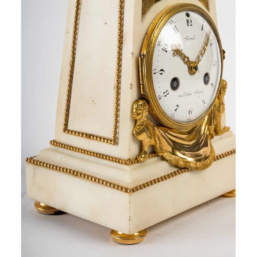 Pendule obélisque d’époque Louis XVI (1774 – 1793). 4