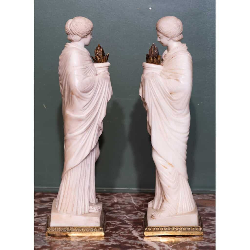 Paire de vestales en marbre. Circa 1860 4
